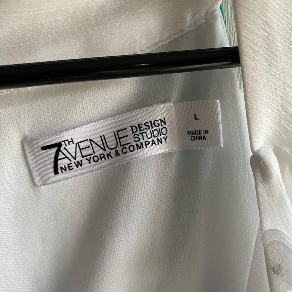 New York & Co white top - Picture 3 of 3